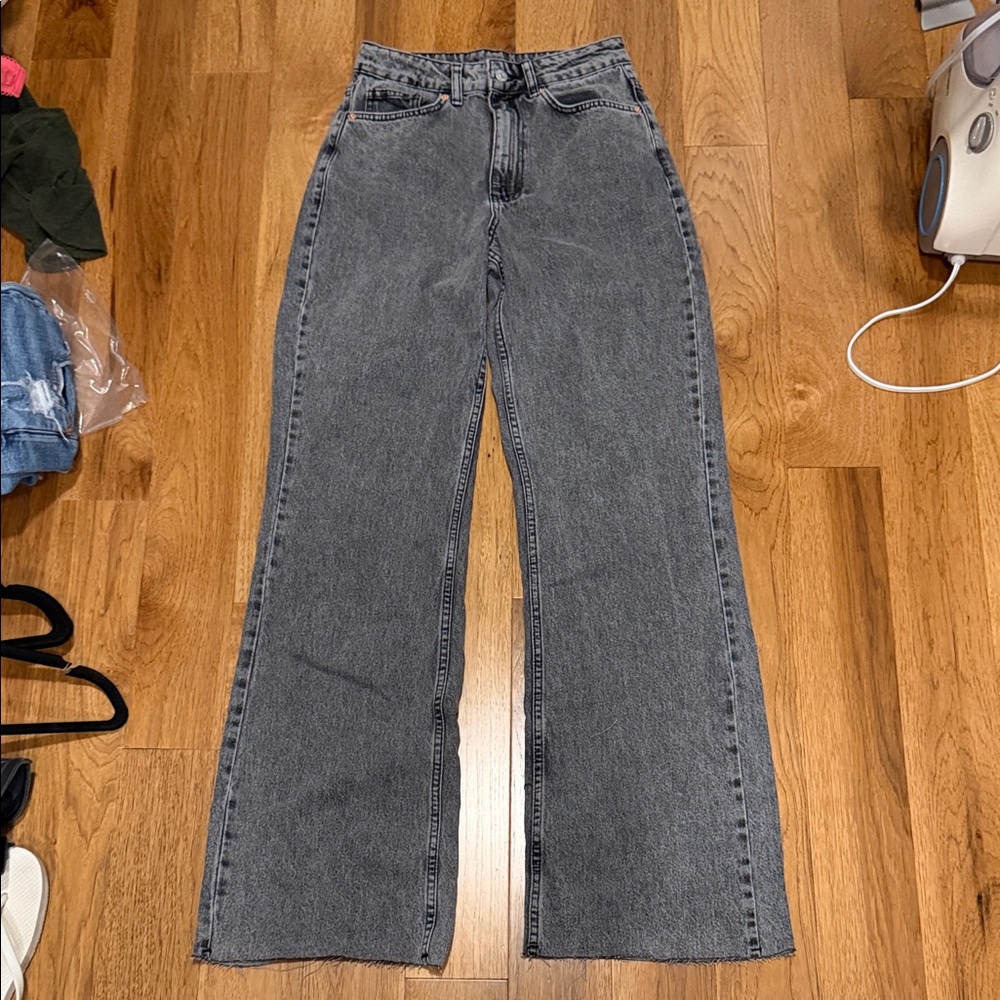 Wide leg high rise jeans gray size small NEW (33 inseam)